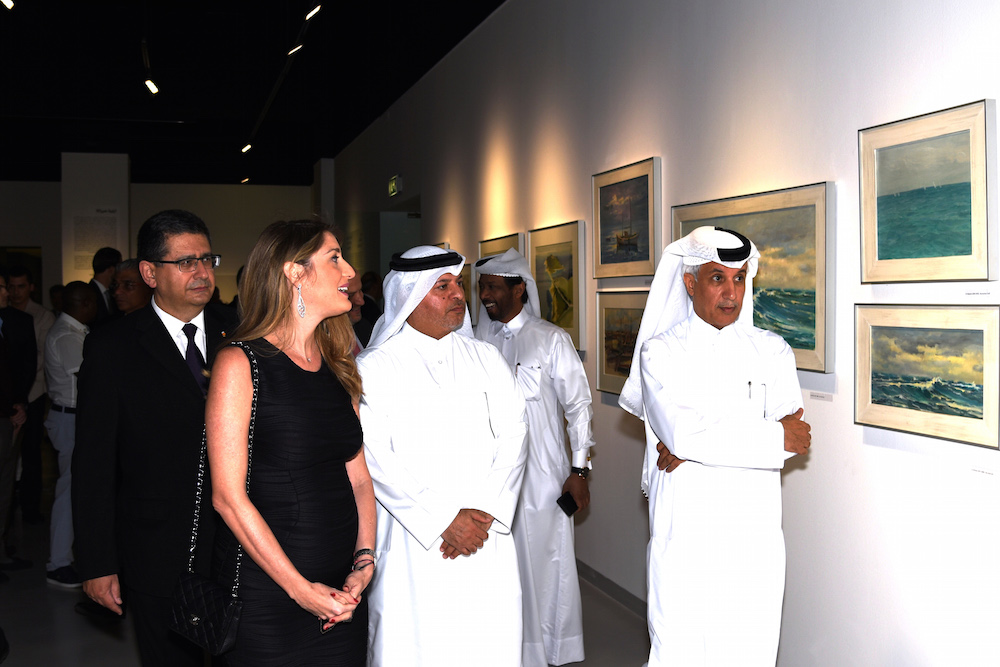 (Από αριστερά) Ο Πρέσβυς της Ελλάδος στη Ντόχα κ. Ιωάννης Μεταξάς, η επιμελήτρια της έκθεσης κα Μαριλένα Κουτσούκου, ο Αναπληρωτής Γενικός Διευθυντής του "Katara Cultural Village Foundationβ κ. Ahmed Al Zayed και ο Βοηθός Υπουργός Εξωτερικών του Κατάρ κ. Sultan bin Saad Al Muraikhi.(EUROKINISSI)