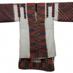 Γυναικείο πουκάμισο από την Κάρπαθο ή την Κάσο, τέλη 18ου αιώνα, Μουσείο Μπενάκη.jpg παραδοσιακες φορεσιες