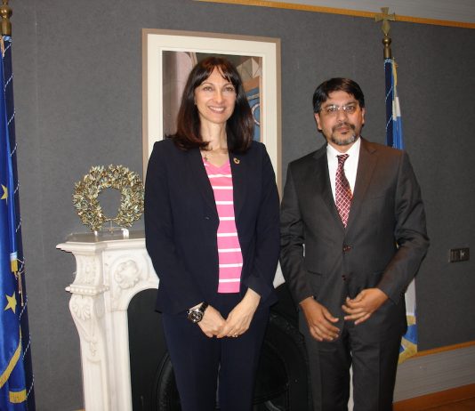 Η Αν. Υπουργός Οικονομίας Ανάπτυξης και Τουρισμού κα Έλενα Κουντουρά με τον πρέσβη του Μπαγκλαντές στην Ελλάδα κ. Jashim Uddin