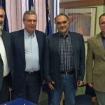 Από αριστερά, ο Πρόεδρος της Ομοσπονδίας Συλλόγων Ελλήνων Ποντίων στην Ευρώπη, Αναστάσιος Οσιπίδης, ο  Πρύτανης του Πανεπιστημίου Μακεδονίας, καθηγητής Αχιλλέας Ζαπράνης, ο Αντιπρόεδρος του Πανελλήνιου Συνδέσμου Ποντίων Εκπαιδευτικών, Κώστας Ανθόπουλος και ο αναπληρωτής καθηγητής του Τμήματος Εφαρμοσμένης Πληροφορικής Ιωάννης Μαυρίδης