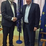Ο Πρόεδρος της Ομοσπονδίας Συλλόγων Ελλήνων Ποντίων στην Ευρώπη, Αναστάσιος Οσιπίδης (αριστερά) με τον Πρύτανη του Πανεπιστημίου Μακεδονίας, καθηγητή Αχιλλέα Ζαπράνη