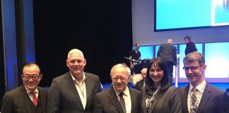 Η Υπουργός Τουρισμού κα Έλενα Κουντουρά με τον Πρόεδρο του World Tourism Forum της Λουκέρνης κ. Μartin Barth ( από δεξιά προς αριστερά) τον Ομοσπονδιακό Υπουργό Οικονομικών Υποθέσεων, Εκπαίδευσης και Έρευνας της Ελβετίας, κ. Johann Schneider-Amman, τον πρωθυπουργό της Σάντα Λουτσία και υπουργό Τουρισμού κ.Allen Michael Chastanet, και τον Τeo Ah Khing, Πρόεδρο της Desert Star Holdings.