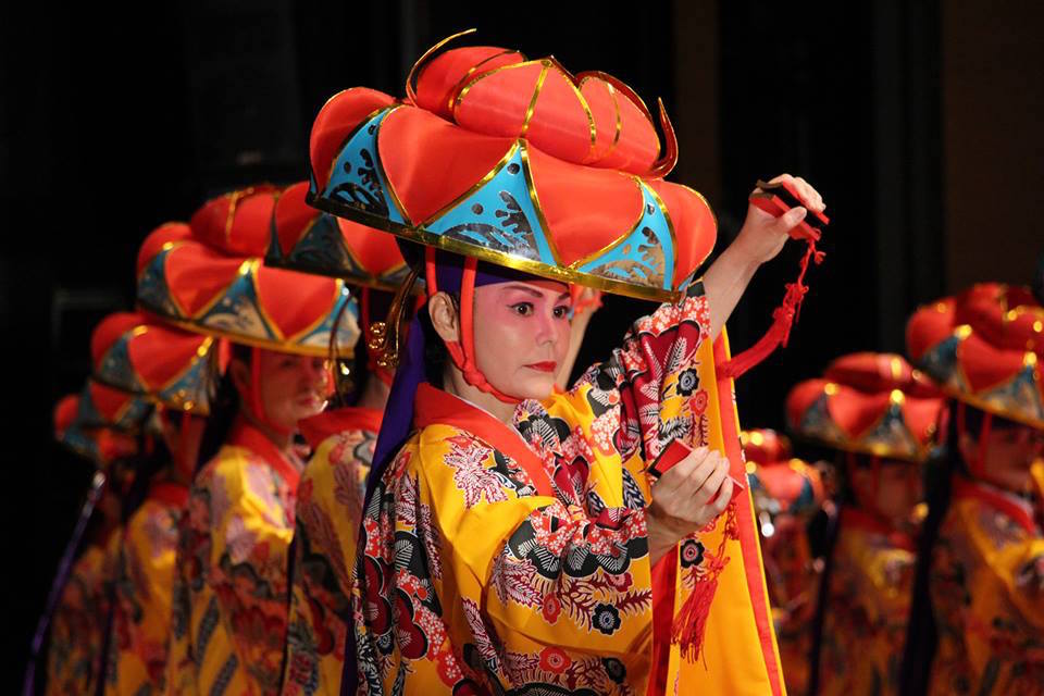 Ένα εξωτικό πολυθέαμα με χορούς Ryukyu από την Οκινάουα της Ιαπωνίας. Η Ομάδας Χορού IZENA-no-KAI στο Μέγαρο Μουσικής