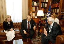 Με τον Πρόεδρο της Δημοκρατίας, Π. Παυλόπουλο, συναντήθηκαν ο Διευθυντής της Βιβλιοθήκης της Αλεξάνδρειας, και Πρόεδρος του Διοικητικού Συμβουλίου του Κέντρου Ελληνιστικών Σπουδών Δρ Mostafa El Feki, και η Πρέσβυς Καλής Θελήσεως της UNESCO, και Ιδρύτρια του Κέντρου Ελληνιστικών Σπουδών της Βιβλιοθήκης της Αλεξάνδρειας, κα Μαριάννα Β. Βαρδινογιάννη