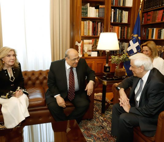 Με τον Πρόεδρο της Δημοκρατίας, Π. Παυλόπουλο, συναντήθηκαν ο Διευθυντής της Βιβλιοθήκης της Αλεξάνδρειας, και Πρόεδρος του Διοικητικού Συμβουλίου του Κέντρου Ελληνιστικών Σπουδών Δρ Mostafa El Feki, και η Πρέσβυς Καλής Θελήσεως της UNESCO, και Ιδρύτρια του Κέντρου Ελληνιστικών Σπουδών της Βιβλιοθήκης της Αλεξάνδρειας, κα Μαριάννα Β. Βαρδινογιάννη