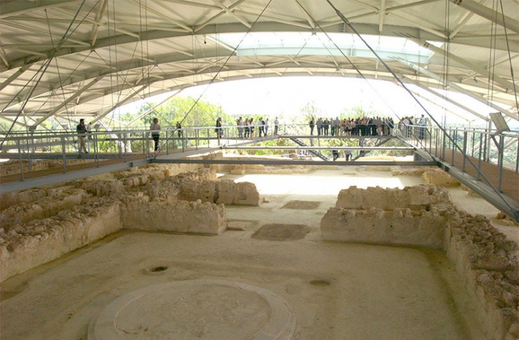 Ένα εντυπωσιακό στέγαστρο για το Ανάκτορο του Νέστορα στην Πύλο