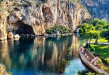 «Η Λίμνη των Ήχων» στη Βουλιαγμένη