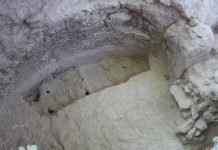Νέα ταφικά μνημεία αποκαλύφθηκαν στο μυκηναϊκό νεκροταφείο των Αηδονιών Νέα ταφικά μνημεία αποκαλύφθηκαν στο μυκηναϊκό νεκροταφείο των Αηδονιών
