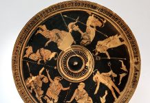 «Οι αμέτρητες όψεις του Ωραίου» στη Σπάρτη Αττική ερυθρόμορφη πυξίδα (425 π.Χ.) © ΕΑΜ/ΤΑΠ (Φωτογράφος Ε. Γαλανόπουλος) «Οι αμέτρητες όψεις του Ωραίου»